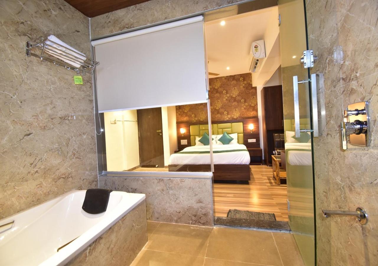 Hotel Candor Amigo Airoli Mind Space Наві-Мумбаї Екстер'єр фото